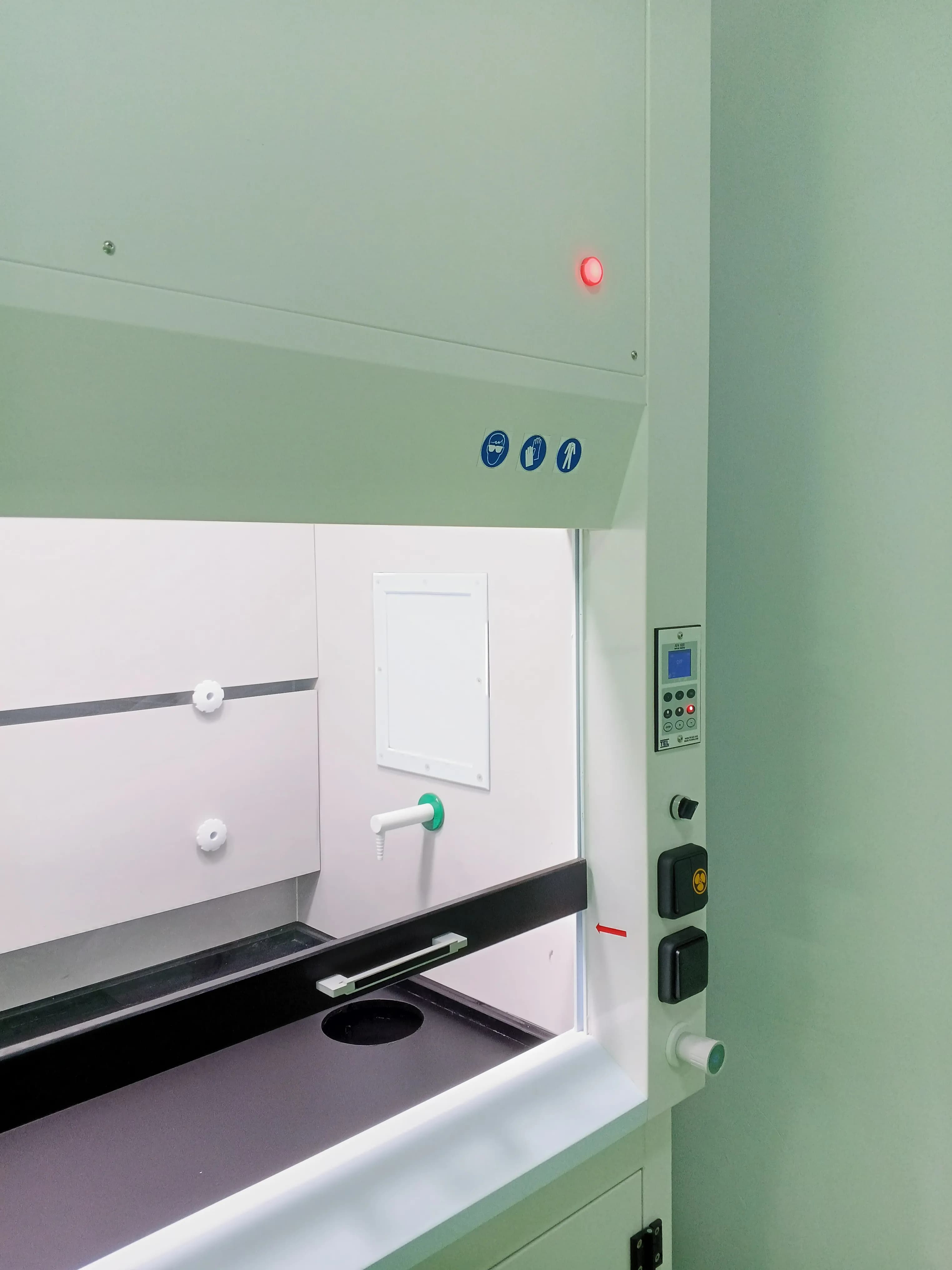 [Fume Hood Lemari Asam tampak depan] - Foto 5