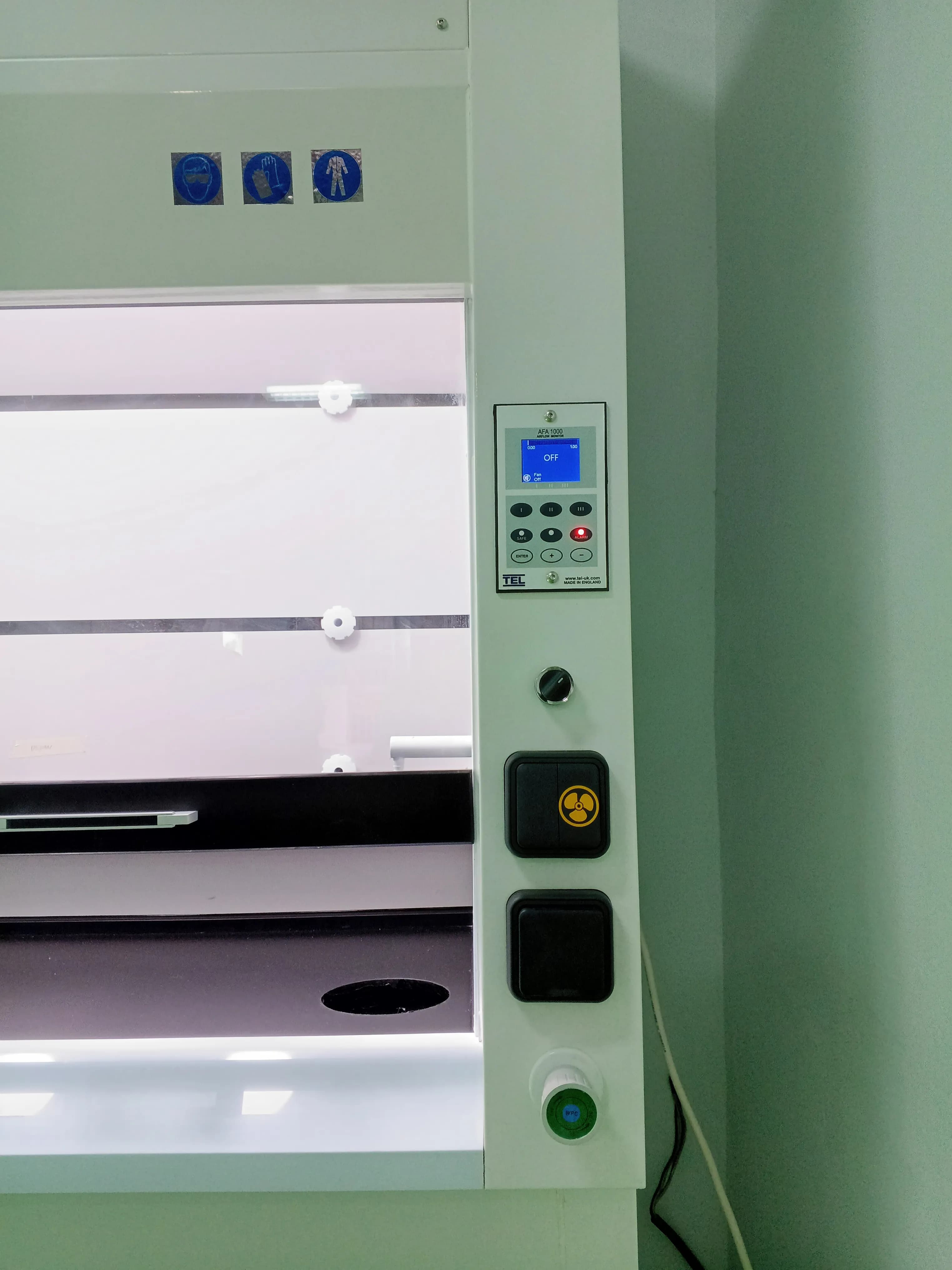[Fume Hood Lemari Asam tampak depan] - Foto 6