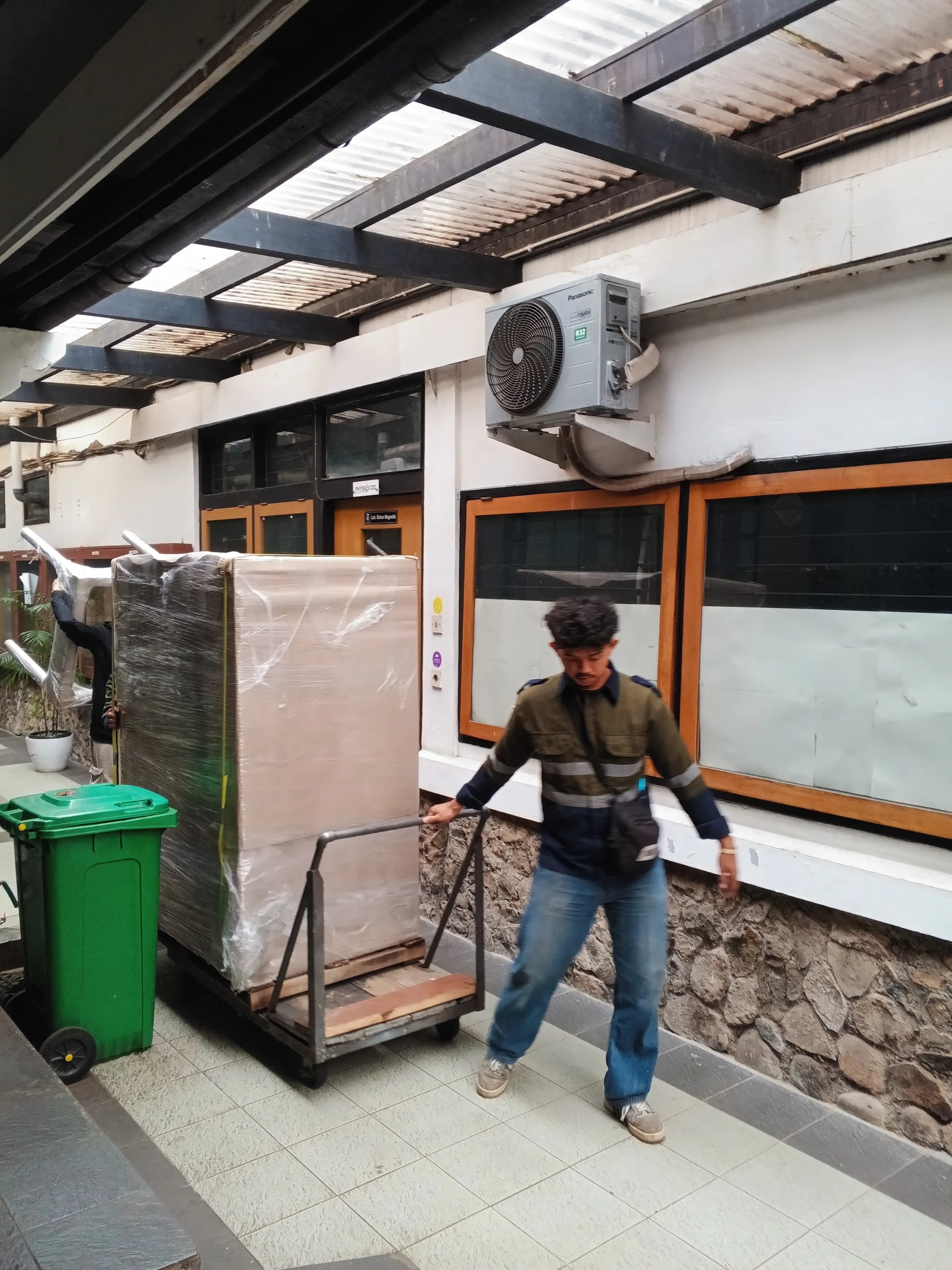 [Workshop produksi Fume Hood (Lemari Asam) di Bogor] - Foto 4